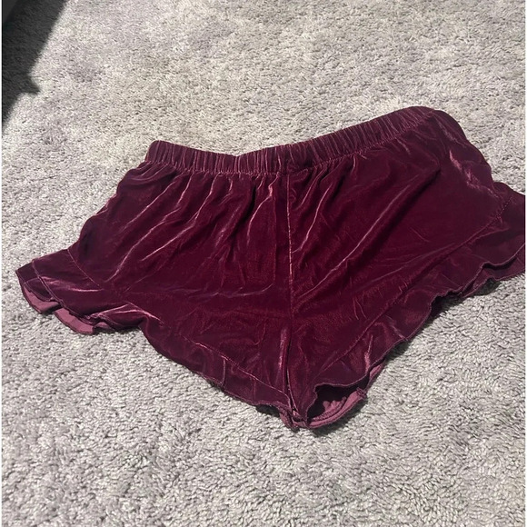 VICTORIA’S SECRET pajama shorts. Size medium - Picture 3 of 4